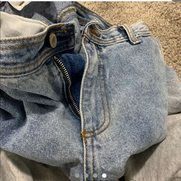 BRANDY MELVILLE ADDISON JEANS - Picture 1 of 4